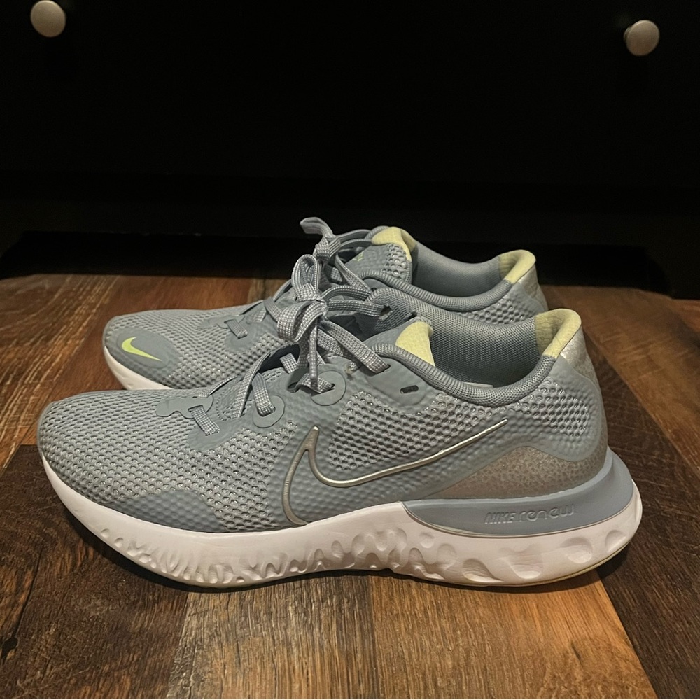 EUC Women's Nike Renew Blue & Gray Running Shoes - Picture 2 of 8